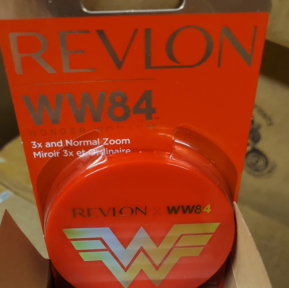 Revlon Compact NWT